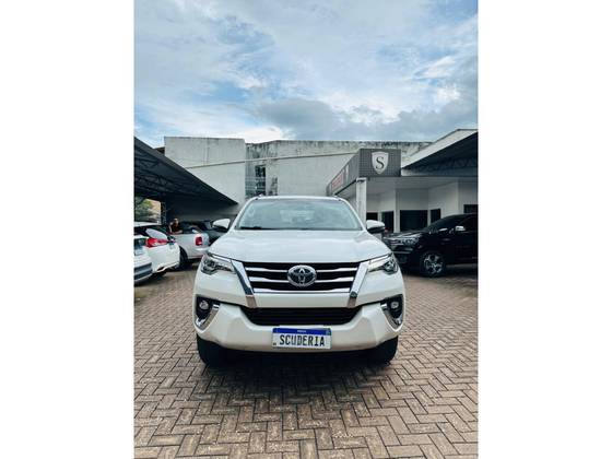 TOYOTA HILUX SW4 2.8 SRX 4X4 16V TURBO INTERCOOLER DIESEL 4P AUTOMÁTICO